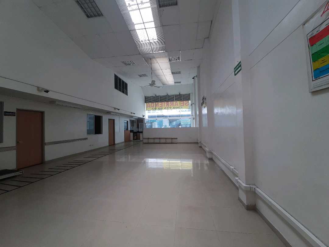 alquilo_local_en_fundadores_en_1726075702-5278_9667