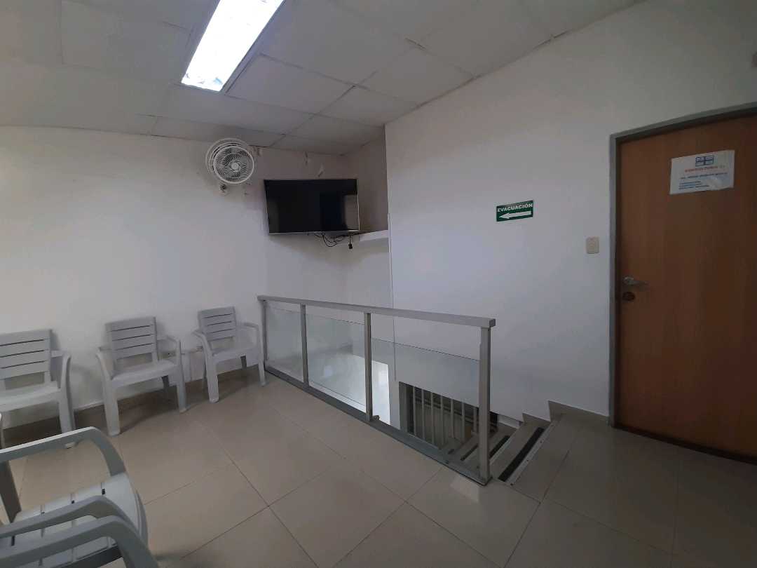 alquilo_local_en_fundadores_en_1726154205-2571_5812