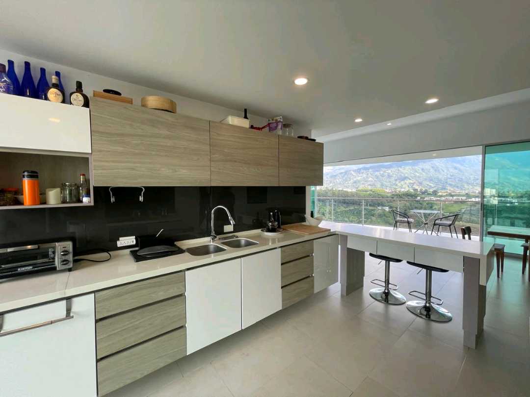 se_vende_penthouse_en_sector_e_1739895344-9526_8491
