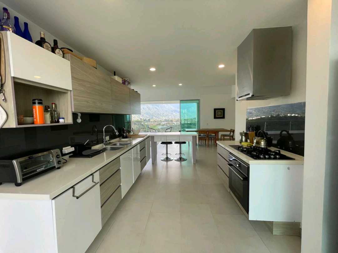 se_vende_penthouse_en_sector_e_1739895349-6046_2677