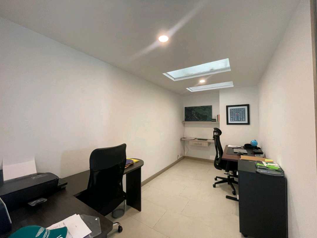 se_vende_penthouse_en_sector_e_1739895380-2091_1994